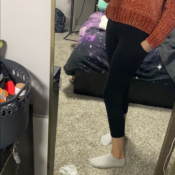 Black capris with pockets - Picture 2 of 4